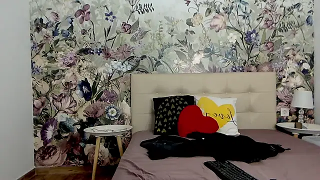 RoseDiamond06 online show from 11/08/25, 01:03