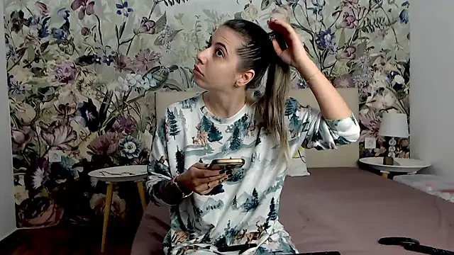 RoseDiamond06 online show from 11/07/25, 02:43