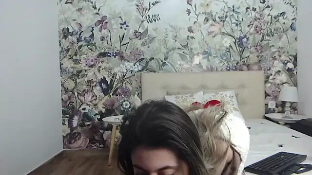 RoseDiamond06 online show from 02/10/26, 12:37