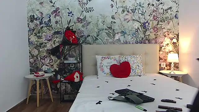 RoseDiamond06 online show from 04/04/26, 09:16