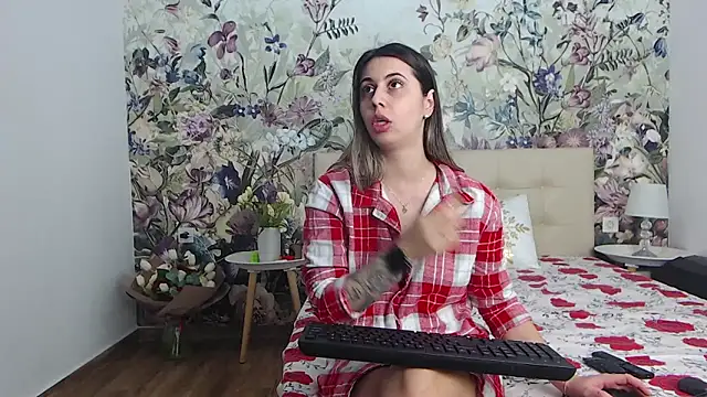 RoseDiamond06 online show from 02/16/26, 06:39