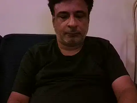 Snapshot of desipapaxxx chatting on 03/10/25, 04:46 desipapaxxx online show from 03/10/25, 04:46