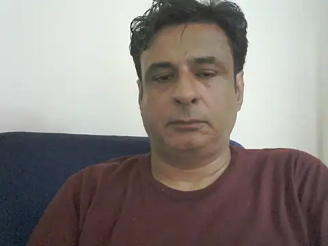 Snapshot of desipapaxxx chatting on 10/10/25, 08:48 desipapaxxx online show from 10/10/25, 08:48