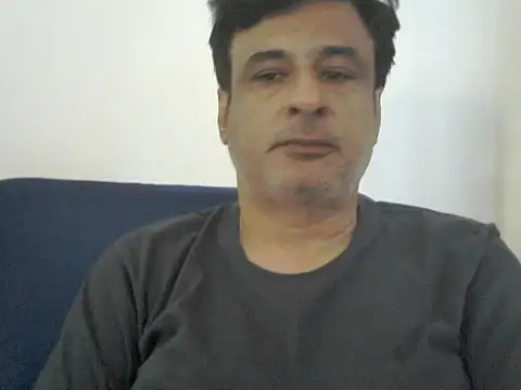 Snapshot of desipapaxxx chatting on 10/22/25, 05:40 desipapaxxx online show from 10/22/25, 05:40