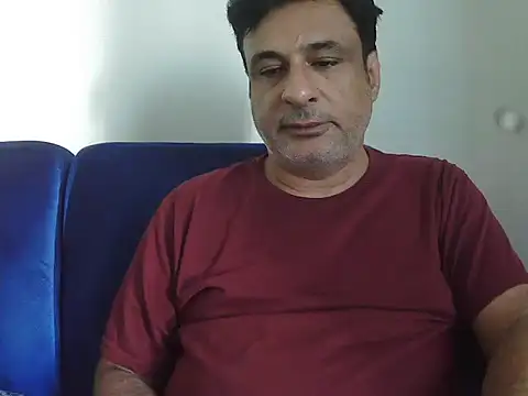 Snapshot of desipapaxxx chatting on 11/11/25, 03:23 desipapaxxx online show from 11/11/25, 03:23