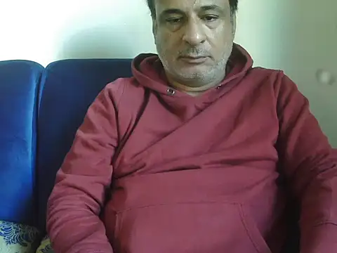 Snapshot of desipapaxxx chatting on 12/02/25, 03:52 desipapaxxx online show from 12/02/25, 03:52