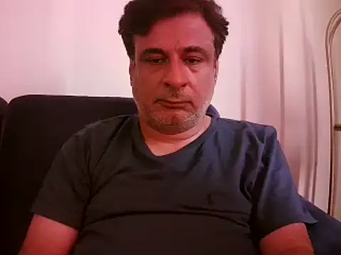 Snapshot of desipapaxxx chatting on 03/15/25, 08:26 desipapaxxx online show from 03/15/25, 08:26
