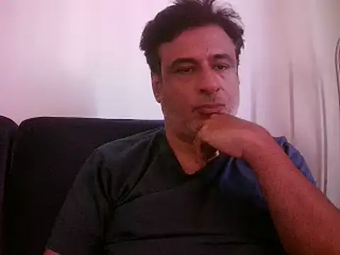 Snapshot of desipapaxxx chatting on 03/10/25, 06:49 desipapaxxx online show from 03/10/25, 06:49