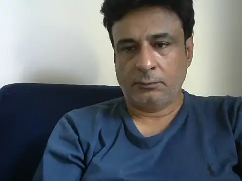 Snapshot of desipapaxxx chatting on 10/16/25, 04:54 desipapaxxx online show from 10/16/25, 04:54