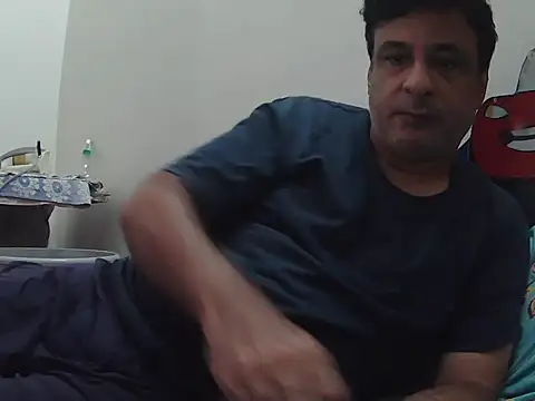 Snapshot of desipapaxxx chatting on 09/14/25, 04:57 desipapaxxx online show from 09/14/25, 04:57