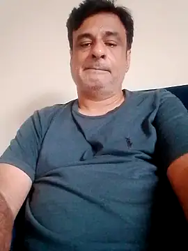 Snapshot of desipapaxxx chatting on 09/19/25, 12:53 desipapaxxx online show from 09/19/25, 12:53