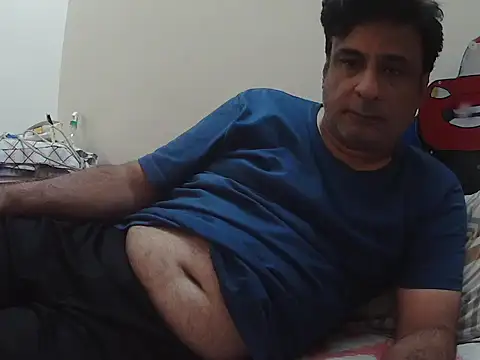 Snapshot of desipapaxxx chatting on 10/25/25, 08:09 desipapaxxx online show from 10/25/25, 08:09