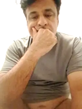 Snapshot of desipapaxxx chatting on 11/24/25, 05:57 desipapaxxx online show from 11/24/25, 05:57