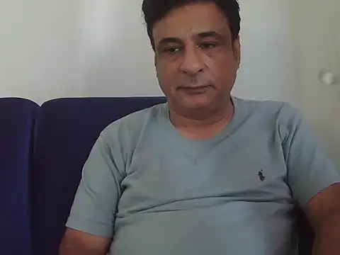 Snapshot of desipapaxxx chatting on 11/22/25, 05:39 desipapaxxx online show from 11/22/25, 05:39