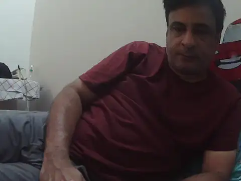 Snapshot of desipapaxxx chatting on 11/30/25, 02:34 desipapaxxx online show from 11/30/25, 02:34