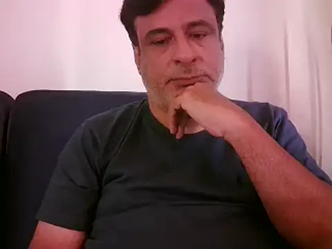 Snapshot of desipapaxxx chatting on 03/06/25, 07:58 desipapaxxx online show from 03/06/25, 07:58