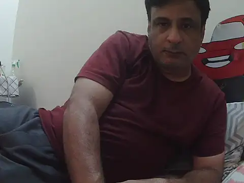 Snapshot of desipapaxxx chatting on 11/19/25, 11:27 desipapaxxx online show from 11/19/25, 11:27