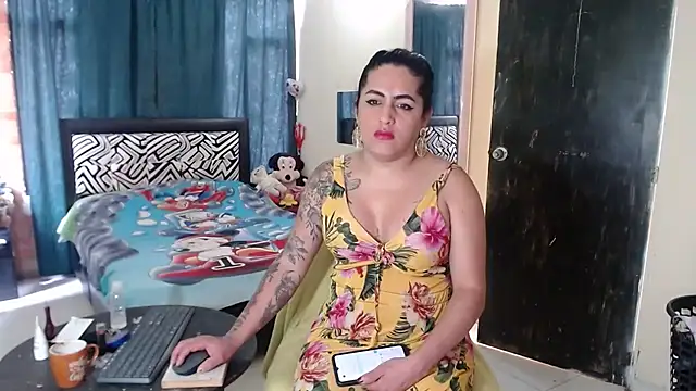 Sashaferrari2000 online show from 03/08/26, 06:33