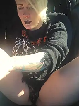 PinkTheHawk online show from 11/01/25, 04:19