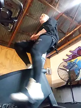 PinkTheHawk online show from 11/23/25, 09:47