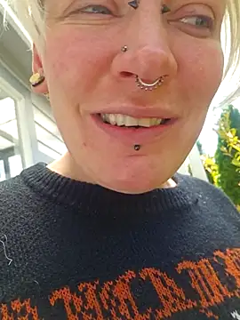 PinkTheHawk online show from 11/29/25, 10:32