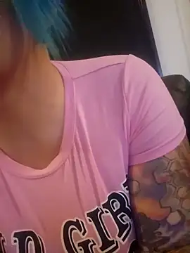 PinkTheHawk online show from 04/12/26, 08:39