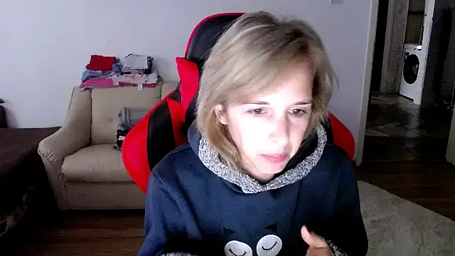 Snapshot of SexxyLety chatting on 09/19/25, 06:28 SexxyLety online show from 09/19/25, 06:28