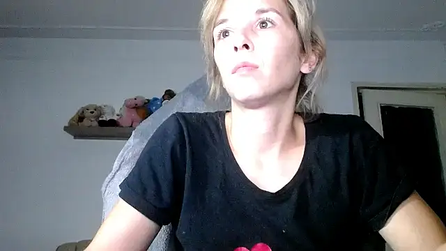 Snapshot of SexxyLety chatting on 09/20/25, 10:37 SexxyLety online show from 09/20/25, 10:37