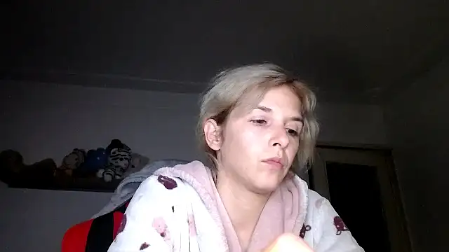 Snapshot of SexxyLety chatting on 10/10/25, 07:04 SexxyLety online show from 10/10/25, 07:04