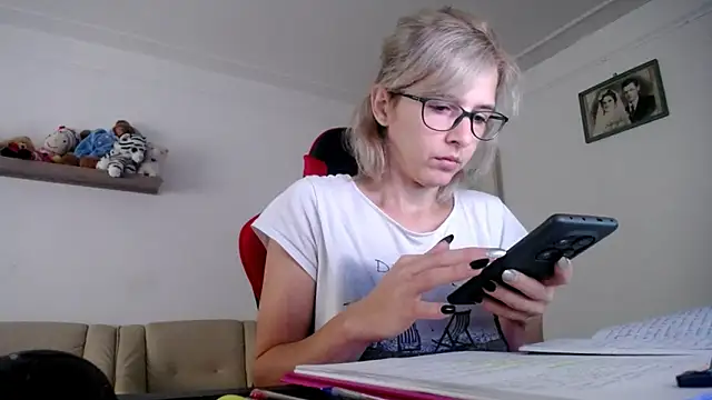 Snapshot of SexxyLety chatting on 10/06/25, 08:15 SexxyLety online show from 10/06/25, 08:15
