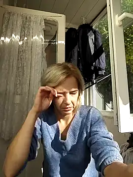 Snapshot of SexxyLety chatting on 10/17/25, 11:34 SexxyLety online show from 10/17/25, 11:34
