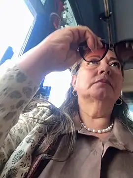 emma tour online show from 11/01/25, 03:17