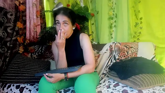 girasol walton online show from 06/04/26, 04:00