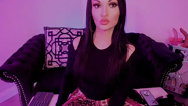 Snapshot of NatashaxoBangs chatting on 03/05/25, 02:45 NatashaxoBangs online show from 03/05/25, 02:45