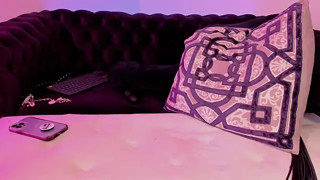 Snapshot of NatashaxoBangs chatting on 03/15/25, 05:37 NatashaxoBangs online show from 03/15/25, 05:37