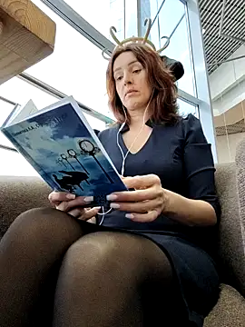 EvaXOAir online show from 11/12/25, 04:05