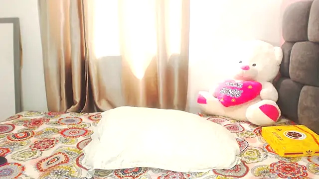 Snapshot of ValenSex chatting on 06/24/26, 03:21 ValenSex online show from 06/24/26, 03:21