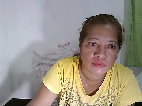 Snapshot of wethornypussy4u chatting on 02/26/25, 12:09 wethornypussy4u online show from 02/26/25, 12:09