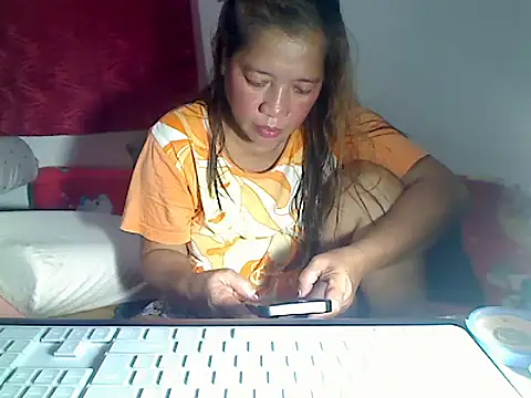 Snapshot of wethornypussy4u chatting on 02/22/26, 12:02 wethornypussy4u online show from 02/22/26, 12:02