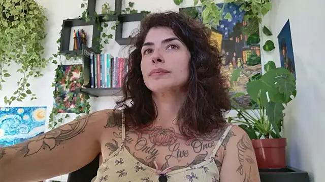 Snapshot of TaliMajesty chatting on 06/22/26, 05:10 TaliMajesty online show from 06/22/26, 05:10