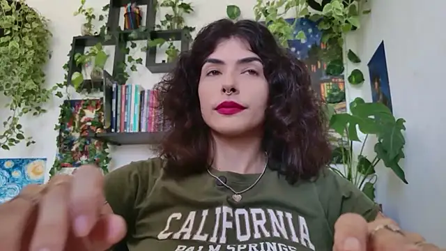 Snapshot of TaliMajesty chatting on 06/17/26, 12:37 TaliMajesty online show from 06/17/26, 12:37