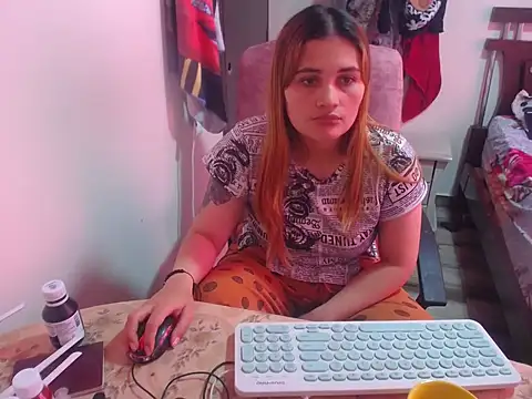 Mia davis01 online show from 01/13/26, 04:33