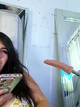 chelaqueen  online show from 12/01/25, 09:37