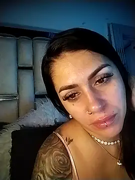 chelaqueen  online show from 05/10/26, 07:23
