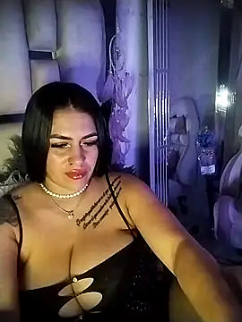 chelaqueen  online show from 05/12/26, 02:30