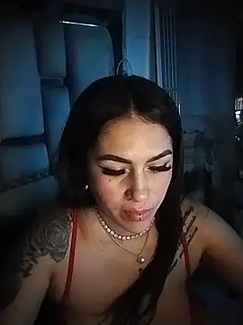chelaqueen  online show from 05/15/26, 11:58