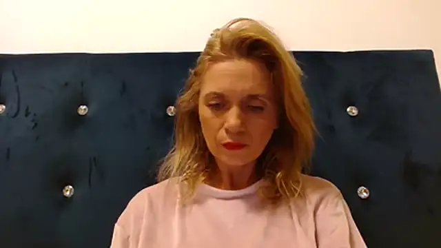 MysticCreature online show from 04/05/26, 04:08