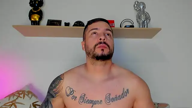 Snapshot of camilo_restrepo21 chatting on 10/04/25, 12:01 camilo restrepo21 online show from 10/04/25, 12:01