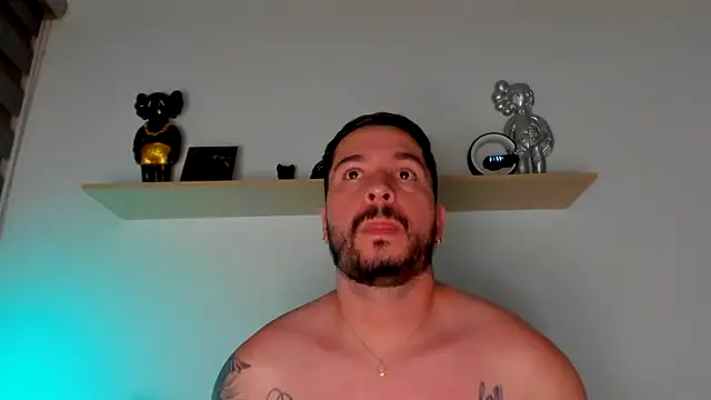 Snapshot of camilo_restrepo21 chatting on 03/19/25, 02:27 camilo restrepo21 online show from 03/19/25, 02:27