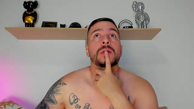 Snapshot of camilo_restrepo21 chatting on 09/24/25, 11:10 camilo restrepo21 online show from 09/24/25, 11:10